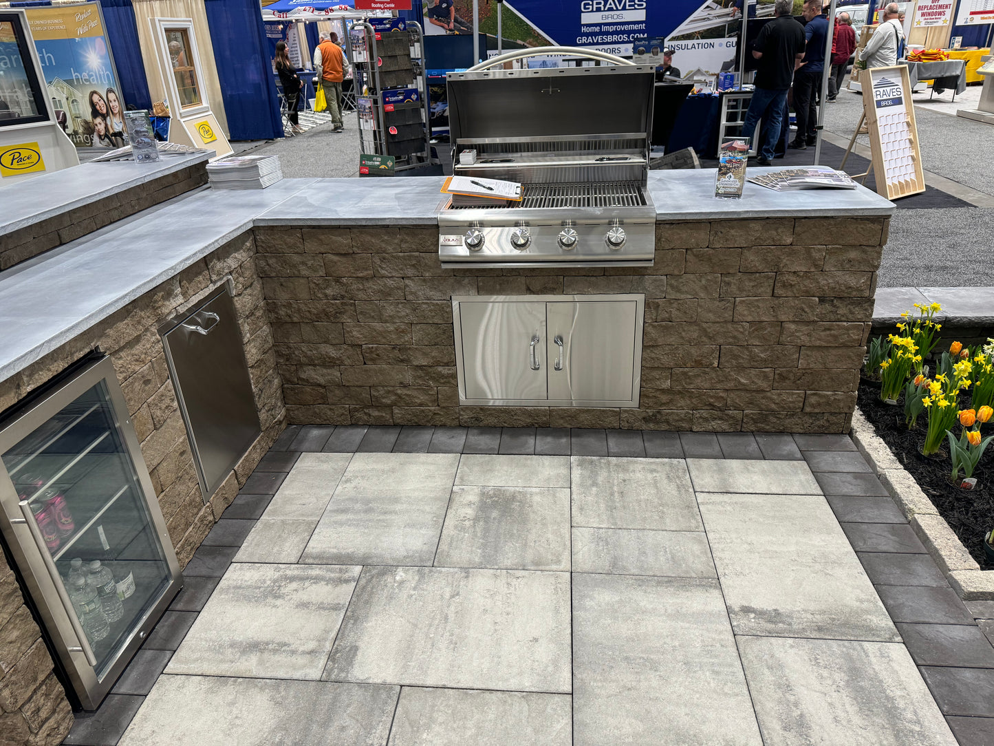 L- Design Outdoor Kitchen